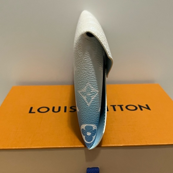 LV Monogram Giant By The Pool Medium Kirigami Pochette Beige Blue Envelope Pouch - Picture 5 of 14